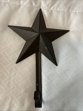 antique bronze barn star with hook.  5.5 x 8